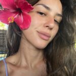Yanna Lavigne Instagram - Bom dia, tchau tchau 2023!!! Japaratinga - Alagoas - Brasil