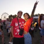 Yanna Lavigne Instagram - Casal que ama festivais, SIM! Obrigada @lojasrenner pelo convite de explorar essa experiência tão única e especial que foi curtir o Planeta Atlântida com vocês! Chamando atenção para ideias mais verdes, afinal o planeta é de todos! Nos stories você acompanha a delícia que foi e tem link pra conferir todas as opções de lookinhos pra festivais ❣️ 📸 @oswaldoneto_