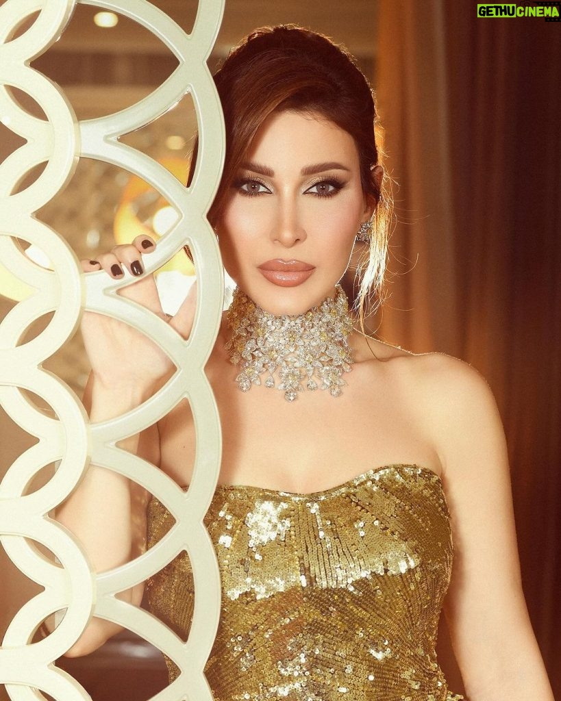 Yara Instagram - Golden sparks everywhere 🖤✨💫 Dressed by: @aavvafashion Makeup: @alberto_makeup Hair: @wassimsteve Jewelry: @khalilzein.official @voguegioielleria Contact lens: My collection “DOVE GRAY” @samacontactlens 👁 Photographer: @zobiansaadofficiall #Yara | #يارا United Arab Emirates