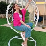 Yara Instagram - كيفكن يا حلوين 🩷🤍 يلا كلكن روحوا شوفوا المفاجأة على تيك توك 😉🏃‍♀️ #Yara | #يارا Lebanon