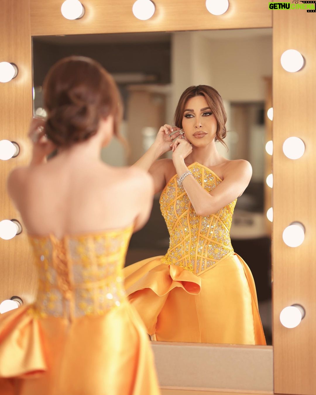 Yara Instagram - Glowing in 🧡 ✨ Dressed by @charbelzoecouture Jewlery: My collection #LoveMeLoveMeNot 🌼 @samrajewellery Makeup: @alberto_makeup Hair: @wassimsteve Contact lenses: My collection “DOVE GRAY” @samacontactlens 👁 Thanks @rashidalsaeed #Yara | #يارا United Arab Emirates