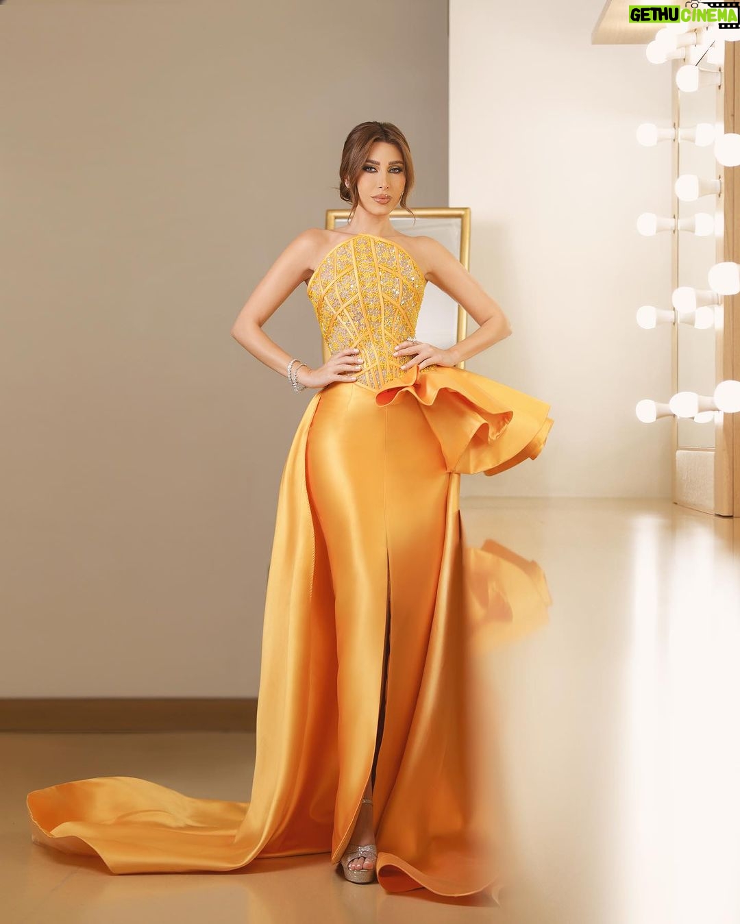 Yara Instagram - Glowing in 🧡 ✨ Dressed by @charbelzoecouture Jewlery: My collection #LoveMeLoveMeNot 🌼 @samrajewellery Makeup: @alberto_makeup Hair: @wassimsteve Contact lenses: My collection “DOVE GRAY” @samacontactlens 👁 Thanks @rashidalsaeed #Yara | #يارا United Arab Emirates