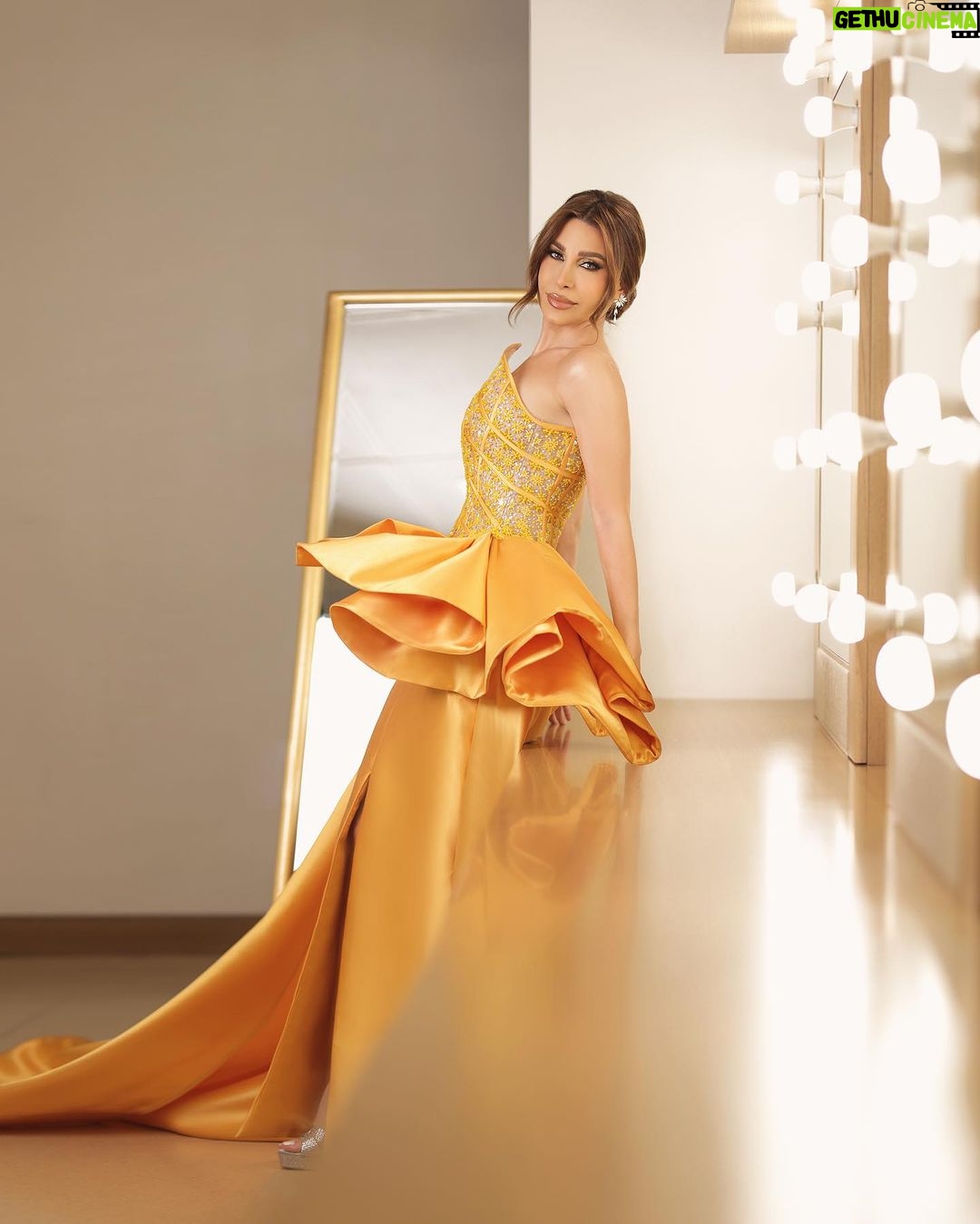 Yara Instagram - Glowing in 🧡 ✨ Dressed by @charbelzoecouture Jewlery: My collection #LoveMeLoveMeNot 🌼 @samrajewellery Makeup: @alberto_makeup Hair: @wassimsteve Contact lenses: My collection “DOVE GRAY” @samacontactlens 👁 Thanks @rashidalsaeed #Yara | #يارا United Arab Emirates