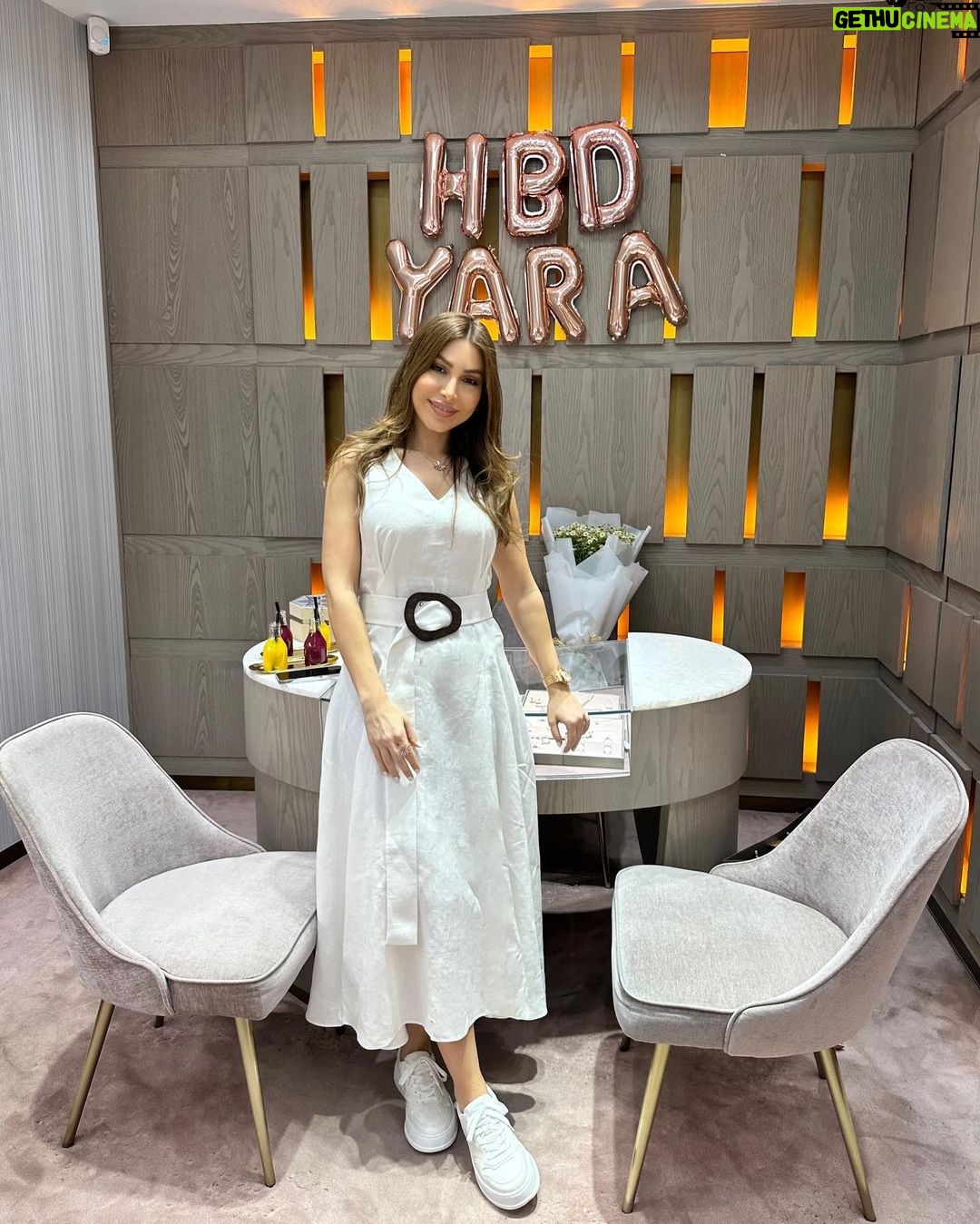 Yara - 36.2K Likes - قدي انتوا حلوين ومهضومين 😍
شكراً من القلب @samrajewellery على المفاجأة المميزة ولكل واحد فيكم على المعايدات والكلام الرائع متلكم🥰
Thank you everyone for your sweet messages and love ❤️
#Yara | #يارا