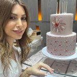 Yara Instagram - قدي انتوا حلوين ومهضومين 😍 شكراً من القلب @samrajewellery على المفاجأة المميزة ولكل واحد فيكم على المعايدات والكلام الرائع متلكم🥰 Thank you everyone for your sweet messages and love ❤️ #Yara | #يارا United Arab Emirates