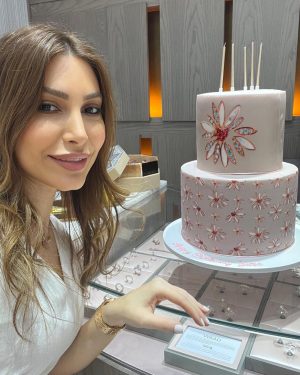 Yara Instagram - قدي انتوا حلوين ومهضومين 😍

شكراً من القلب @samrajewellery على المفاجأة المميزة ولكل واحد فيكم على المعايدات والكلام الرائع متلكم🥰

Thank you everyone for your sweet messages and love ❤️

#Yara | #يارا