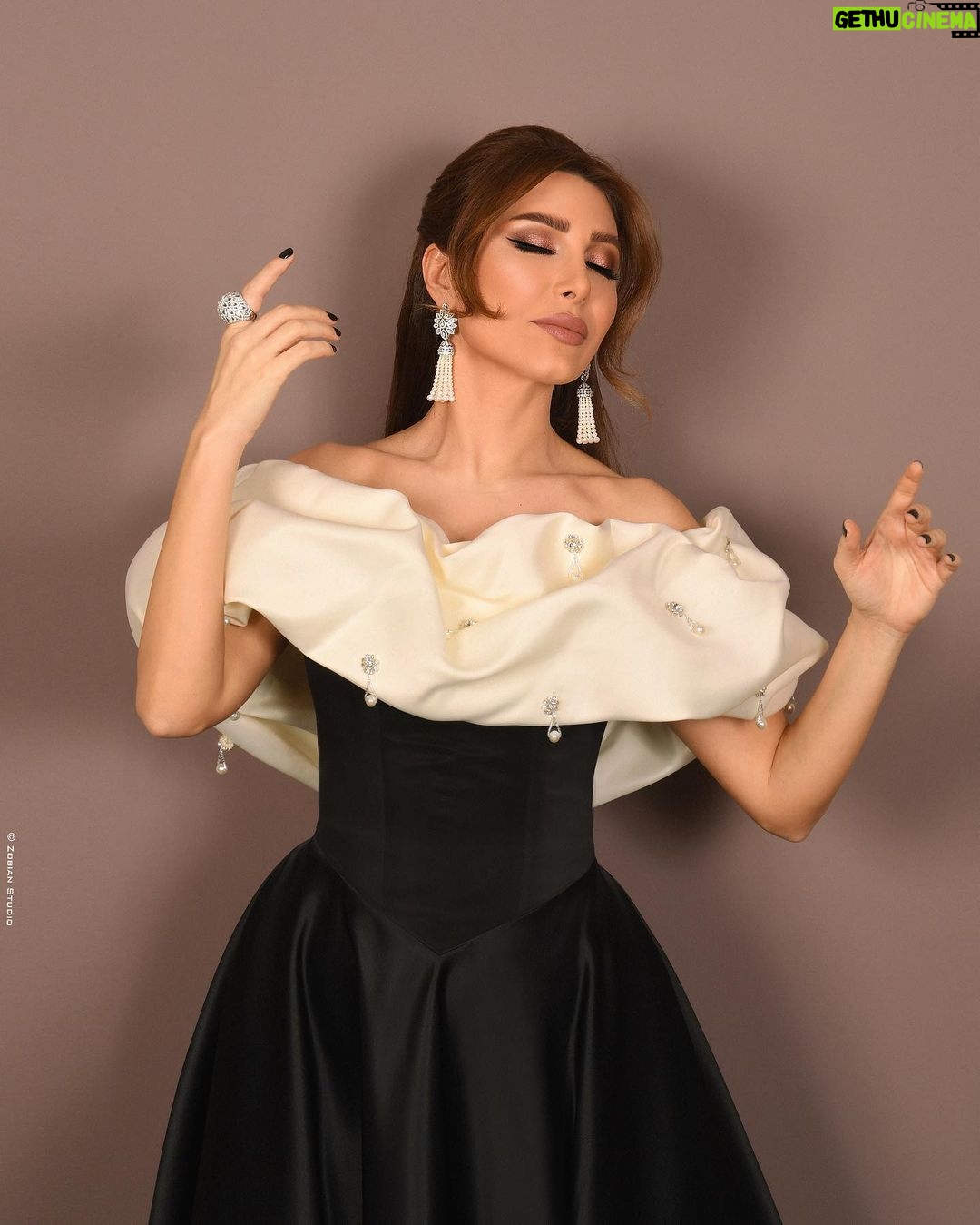 Yara Instagram - Eid Glam 🖤✨ Dressed by: @aavvafashion Styled by: @slimi7 Jewelry: @samrajewellery Hair: @wassimsteve Photographer: @zobiansaadofficiall Contact lens: My collection “Lava Gray” @samacontactlens 👁 @abudhabievents #Yara | #يارا . . . #EidAlFitr #EidAlFitr2023 #عيد_الفطر #ابوظبي #في_أبوظبي Al Ain City, Abu Dhabi, United Arab Emirates