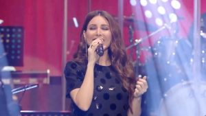 Yara Instagram - كون شمسي بنهاري ورافقني عطول ❤️ #قول_شو_بدك🎶

#Yara | #يارا 

. . .

#يارا_لوفرز #yaralb_lovers #yarafans #يارا_فانز #OulChouBaddak #AnghamiConcert
