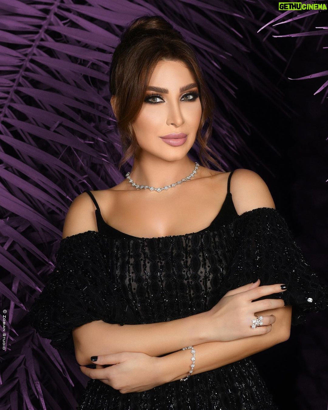 Yara Instagram - Lost in 💜✨ 📸 From yesterday’s wedding Dressed by: @labourjoisie @sharbel_azar 🖤 Jewelry: @samrajewellery Hair: @wassimsteve Contact lens: My collection “Lava Gray” @samacontactlens 👁 Photos by: @zobiansaadofficiall #Yara | #يارا . . . #يارا_لوفرز #yaralb_lovers #yarafans #يارا_فانز United Arab Emirates