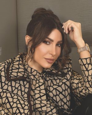 Yara Instagram - مساكم خير #يا_أهل_الهوى 🤎🎶

Outfit by: @maisonvalentino 
Styled by: @slimi7 
Jewelry: My collection #LoveMeLoveMeNot with @samrajewellery ✨
Hair by: @fadiaelmendelek_dubai 
Photos by: @zobiansaadofficiall 

#Yara | #يارا

. . .

#يارا_لوفرز #yaralb_lovers #yarafans #يارا_فانز