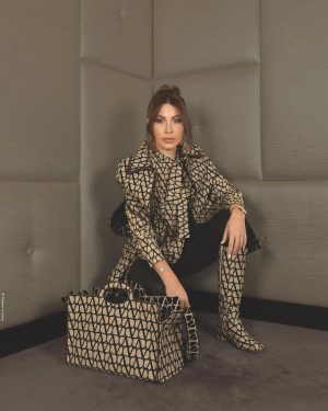 Yara Instagram - مساكم خير #يا_أهل_الهوى 🤎🎶

Outfit by: @maisonvalentino 
Styled by: @slimi7 
Jewelry: My collection #LoveMeLoveMeNot with @samrajewellery ✨
Hair by: @fadiaelmendelek_dubai 
Photos by: @zobiansaadofficiall 

#Yara | #يارا

. . .

#يارا_لوفرز #yaralb_lovers #yarafans #يارا_فانز