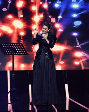 Yara Instagram - أسبوع سعيد 🖤

حبيتوا إطلالتي ضمن برنامج #ليالي_المونديال؟😍❤️

Dressed by @khalilzein.official @Quaintrelle_fashion 
Hair and makeup @fadiaelmendelekqa
Jewelry @samrajewellery ✨
Contact lens my collection “Dove Gray“ @samacontactlens 👁 

#Yara | #يارا

. . .

#يارا_لوفرز #yaralb_lovers #yarafans #يارا_فانز