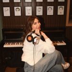 Yara Instagram - . سعيدة جداً إنّي انتهيت من تسجيل ألبومي اللبناني والمصري القادم في الأستديو الجديد الخاص فيني اللي أخد فترة طويله ليصير جاهز للتسجيل… واكيد متل كلّ مرة إنتاج شركتي #TMusic وتوزيع شركة #وتري…انتظرونا بعد شهر رمضان ان شاءالله وانتظروا مفاجآة جديده وقوية رح تصدر من هالمكان ❤️🎶 شو رأيكم بالأستديو الجديد؟ حبيتوا الألوان😍؟! #NewAlbum | #StayTuned @tmusic_production | @watarydigital #Yara | #يارا United Arab Emirates