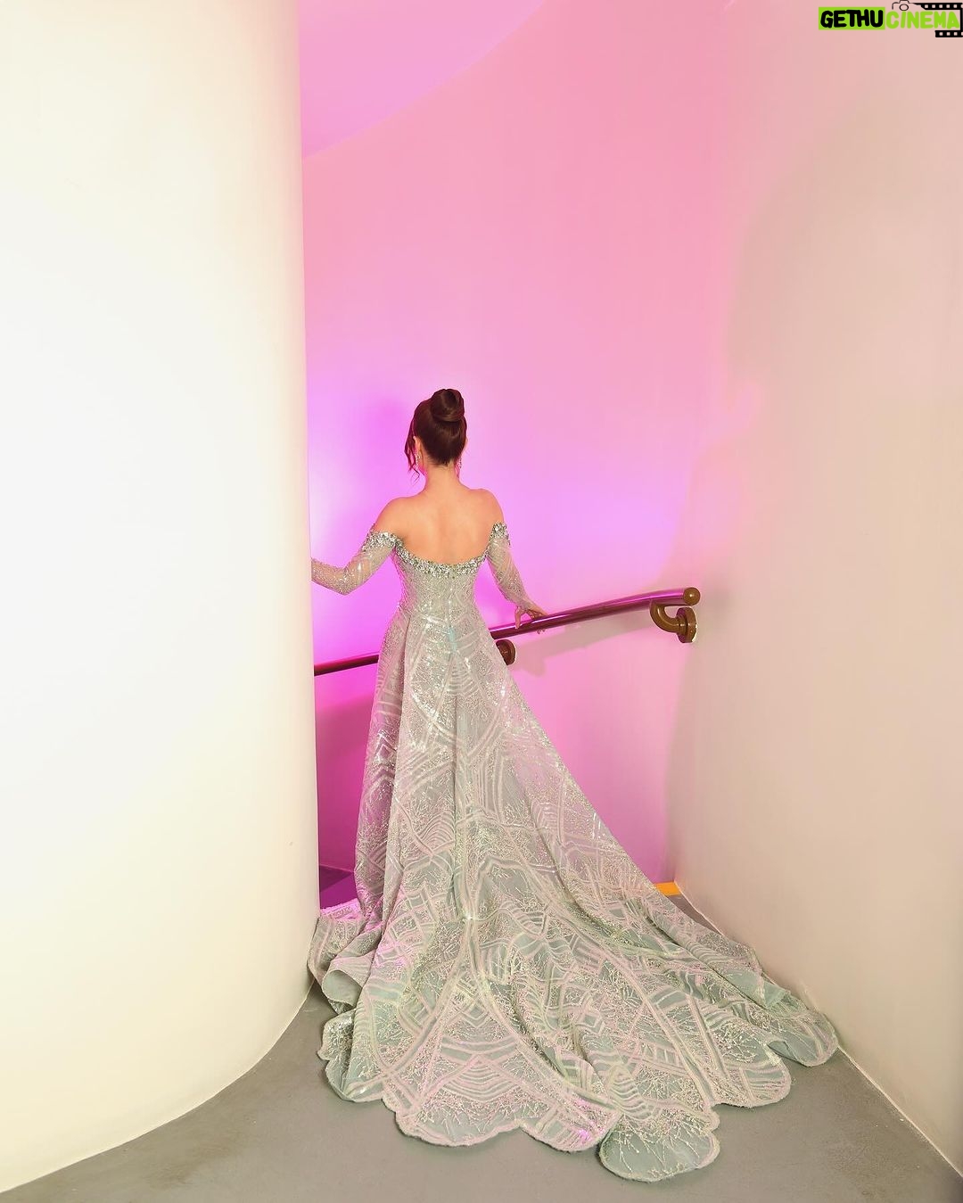 Yara Instagram - A touch of ๐๐ซโจ ๐ธ from the #Wedding ๐ธ๐ฆ Dressed by: @michael5inco @michaelcinco5 ๐ Jewelry: @samrajewellery Contact lens: My collection โLAVA GRAYโ @samacontactlens ๐ Photographer: @zobiansaadofficiall #Yara | #ูุงุฑุง Saudi Arabia