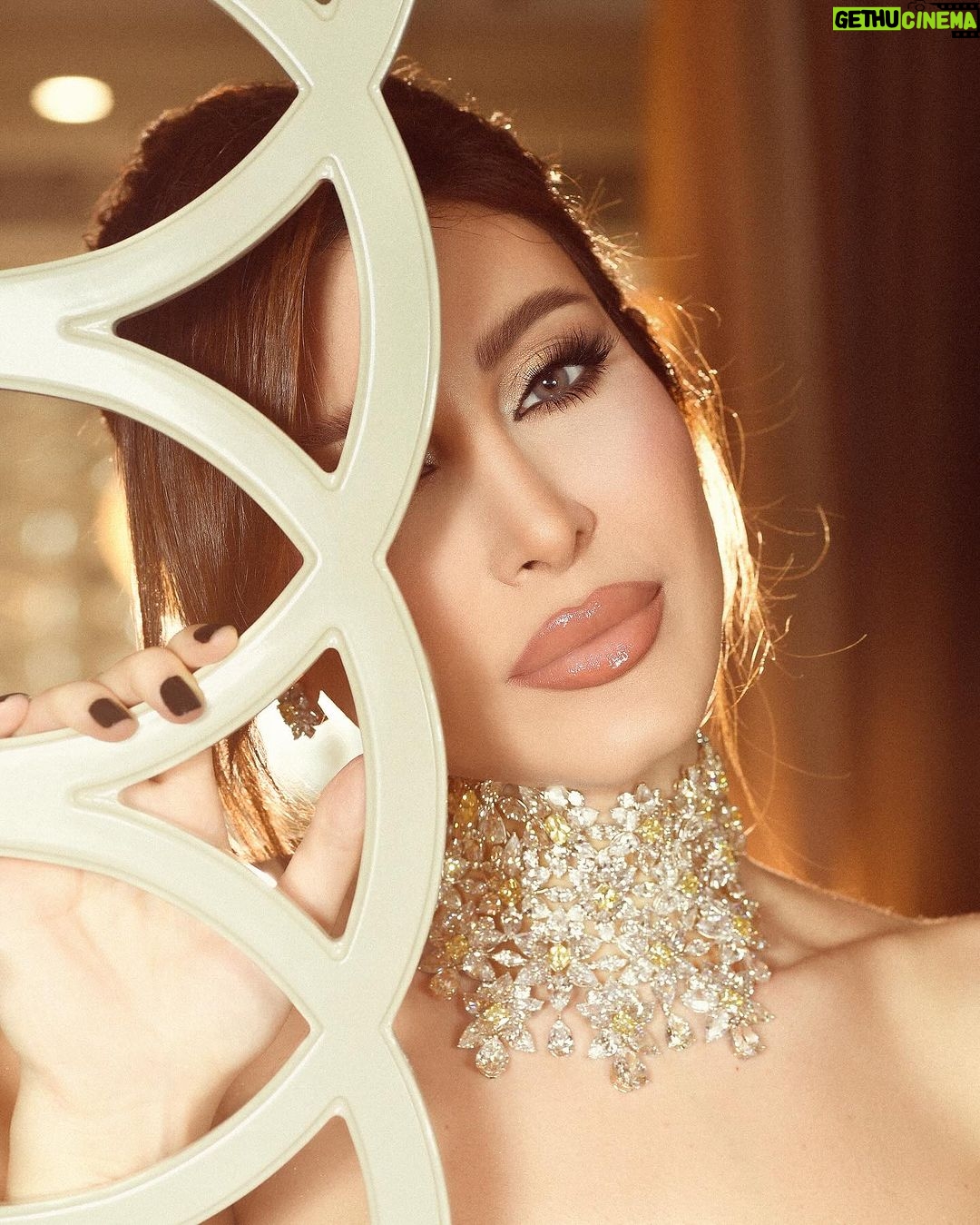 Yara Instagram - Golden sparks everywhere 🖤✨💫 Dressed by: @aavvafashion Makeup: @alberto_makeup Hair: @wassimsteve Jewelry: @khalilzein.official @voguegioielleria Contact lens: My collection “DOVE GRAY” @samacontactlens 👁 Photographer: @zobiansaadofficiall #Yara | #يارا United Arab Emirates