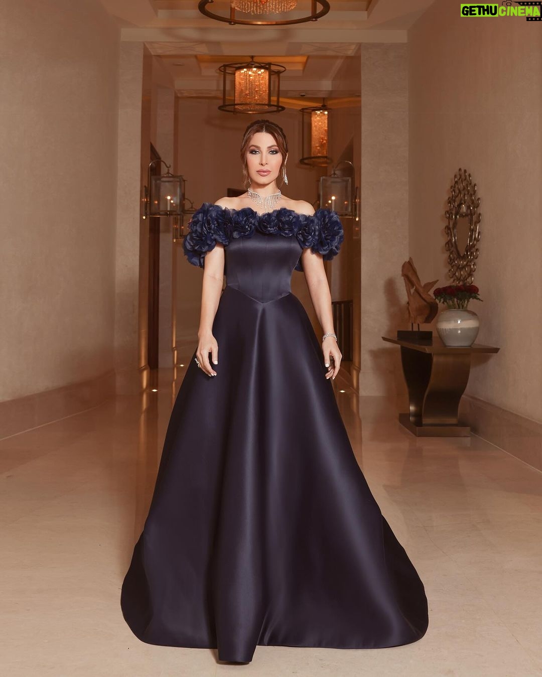 Yara Instagram - مساكم حب وجمال 💙✨ 📸 from the #Wedding Dressed by: @aavvafashion Jewelry: @samrajewellery Contact lens: My collection “Moor Gray” @samacontactlens 👁 Photographer: @georgeschamieh #Yara | #يارا United Arab Emirates
