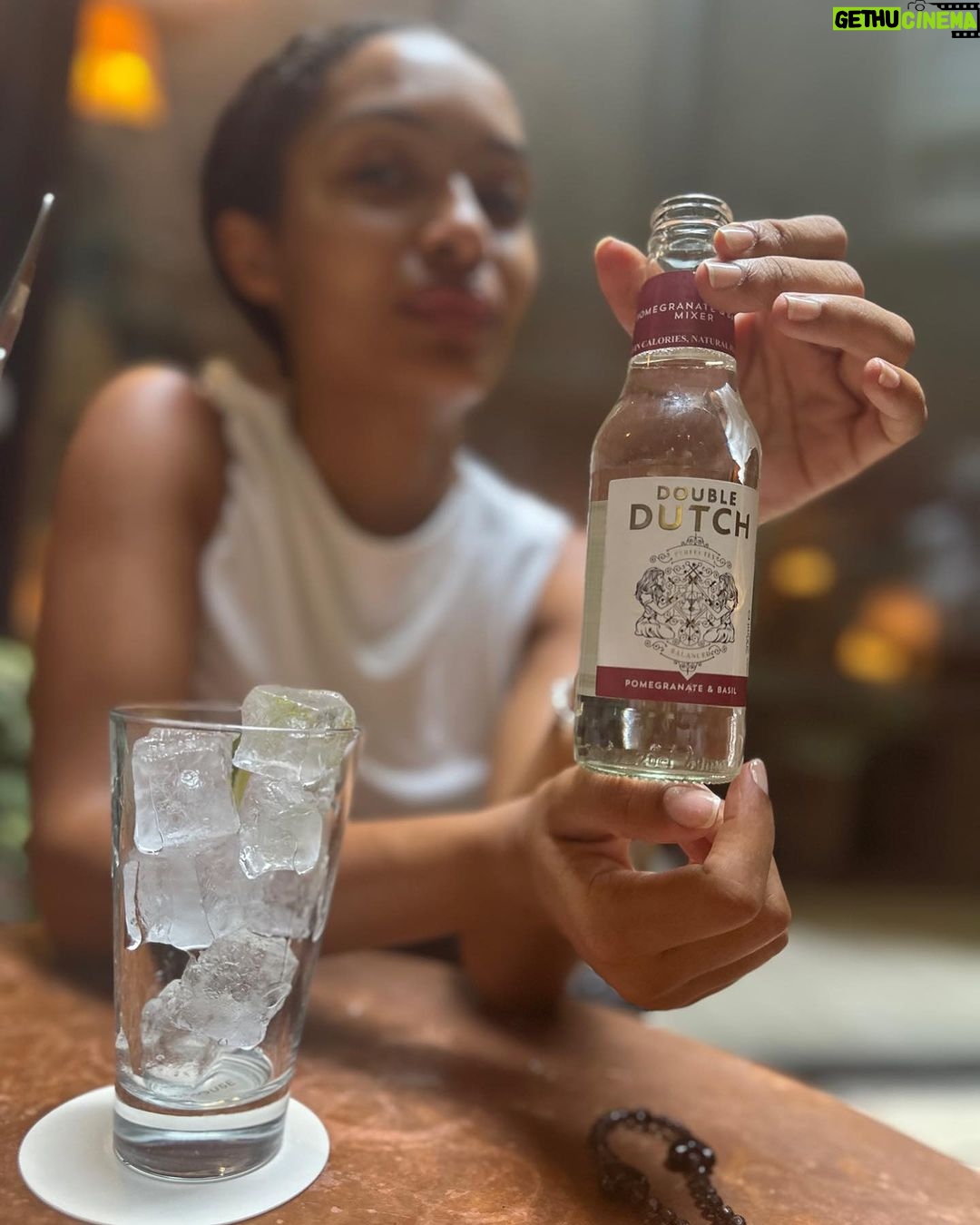 Yara Shahidi Instagram - London x Rosewood owes me nothing! A wonderful time with filled with friends, new experiences, fashun and food….of course! Rosewood London