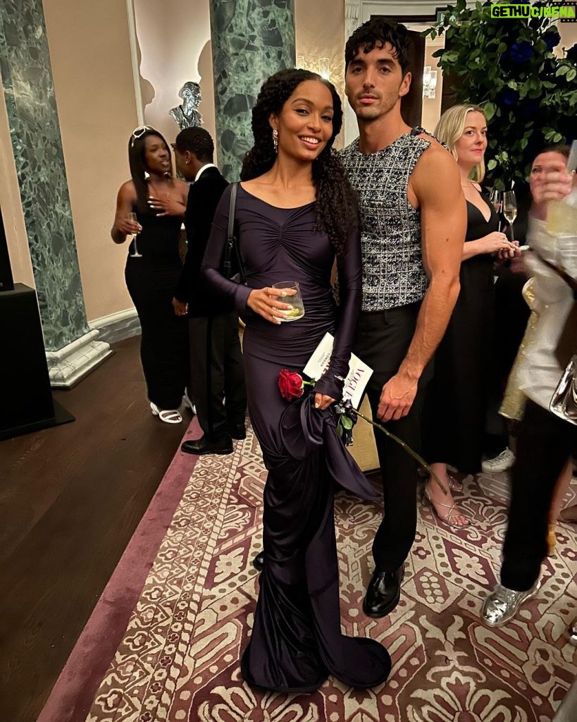 Yara Shahidi Instagram - London x Rosewood owes me nothing! A wonderful time with filled with friends, new experiences, fashun and food….of course! Rosewood London