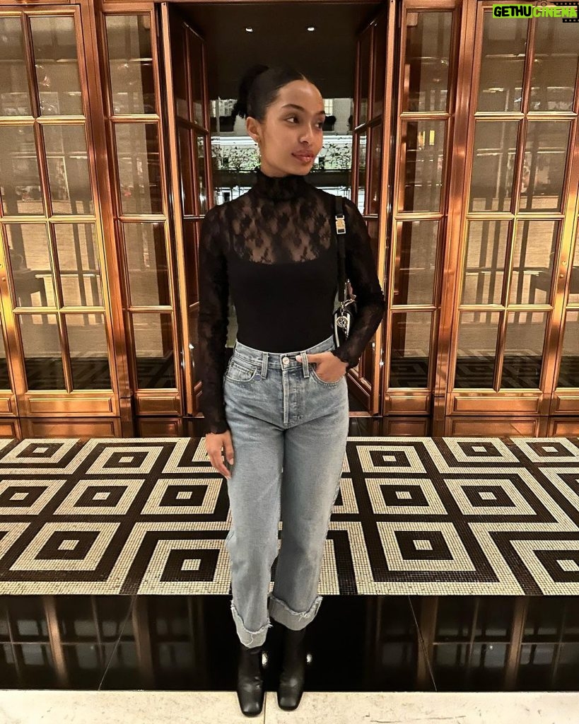 Yara Shahidi Instagram - London x Rosewood owes me nothing! A wonderful time with filled with friends, new experiences, fashun and food….of course! Rosewood London