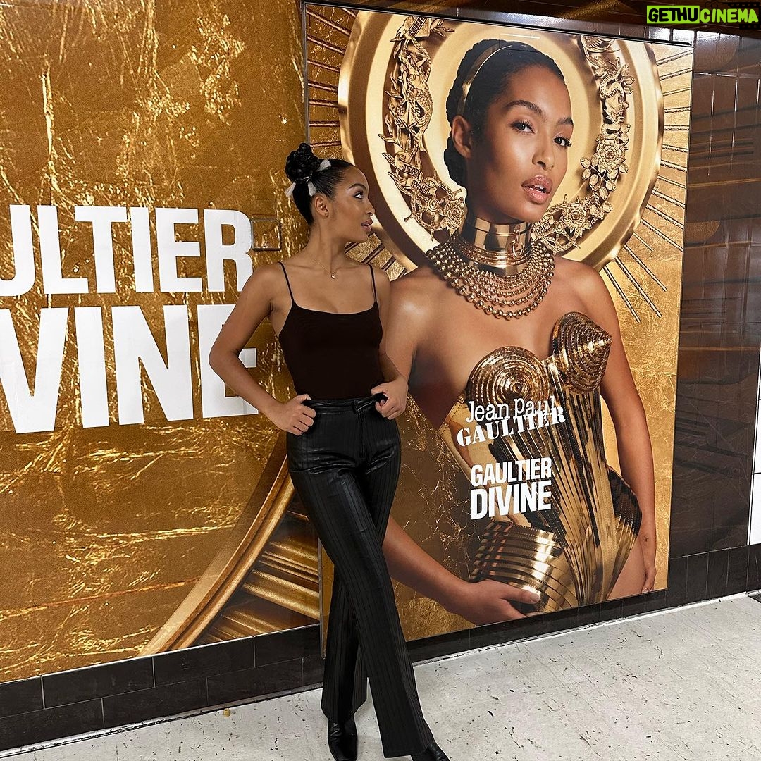 Yara Shahidi Instagram - Found my twin flame ❤️🔥 #GaultierDivine Oxford Circus