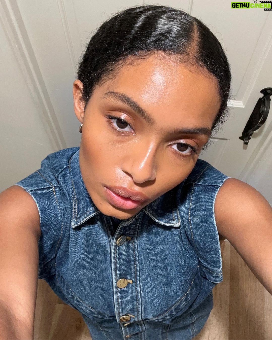 Yara Shahidi Instagram - Next adventure loading …
