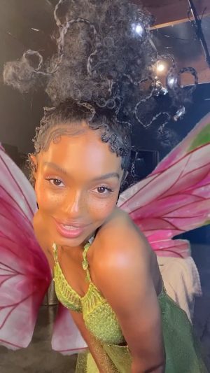 Yara Shahidi Instagram - ✨🧚🏽‍♂️ Who’s watching Peter Pan and Wendy on @disneyplus ⛰️✨
@disneypeterpan  #Tinkerbell