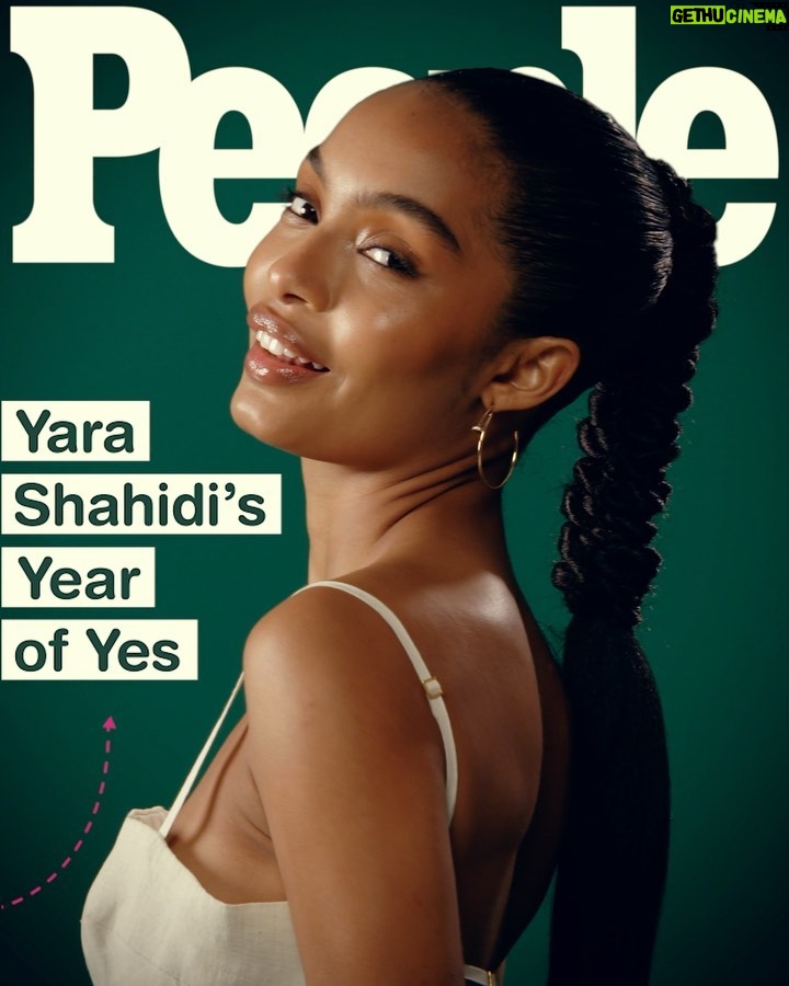 Yara Shahidi Instagram - Celebrating my year of YES with @people 🧚🏽‍♂️ (extra points to whoever can guess what song I was listening to!) 💃💃💃💃 Photographer: @kanyaiwana Cinematographer: @ericlongden Hair: @therealritabee Makeup: @karinamilan__ Manicurist: @tracy_clemens Stylist: @jasonbolden Strategist: @chocolatemommyluv #PeterPanandWendy #tinkerbell