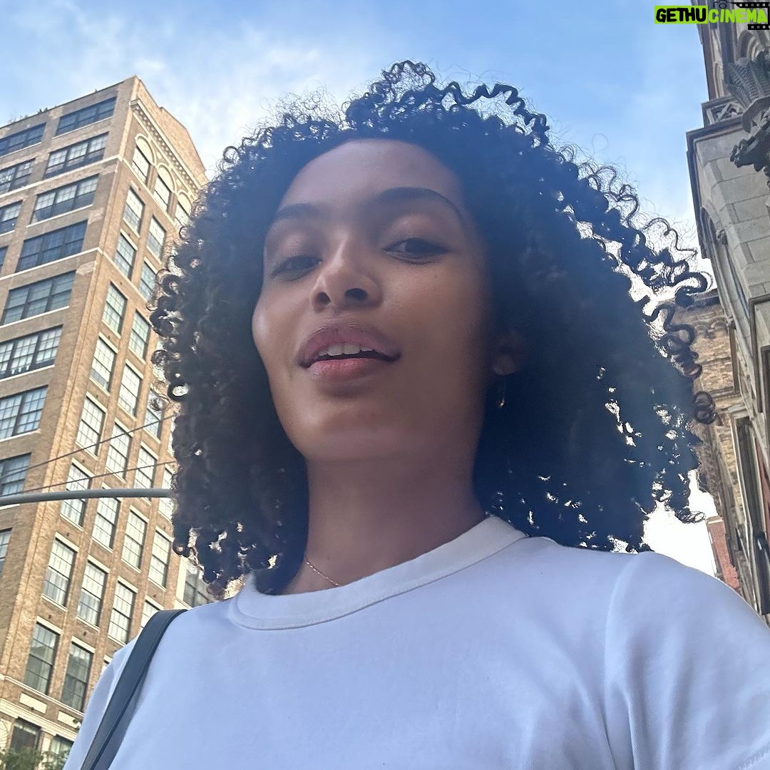Yara Shahidi Instagram - borough-ing 🪢