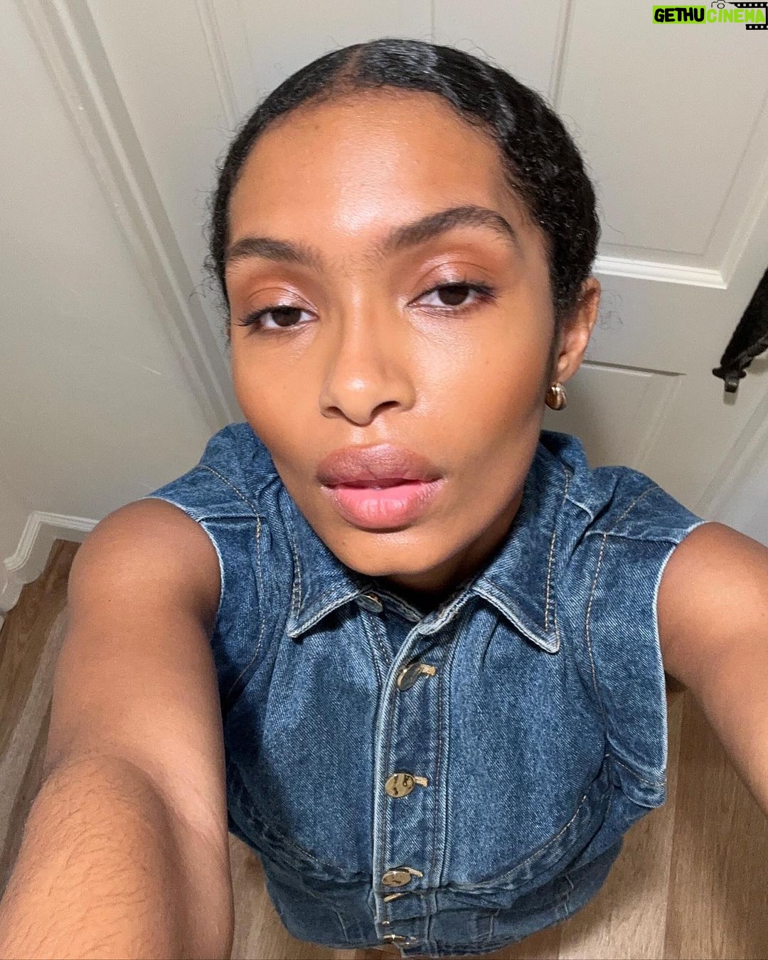 Yara Shahidi Instagram - Next adventure loading …