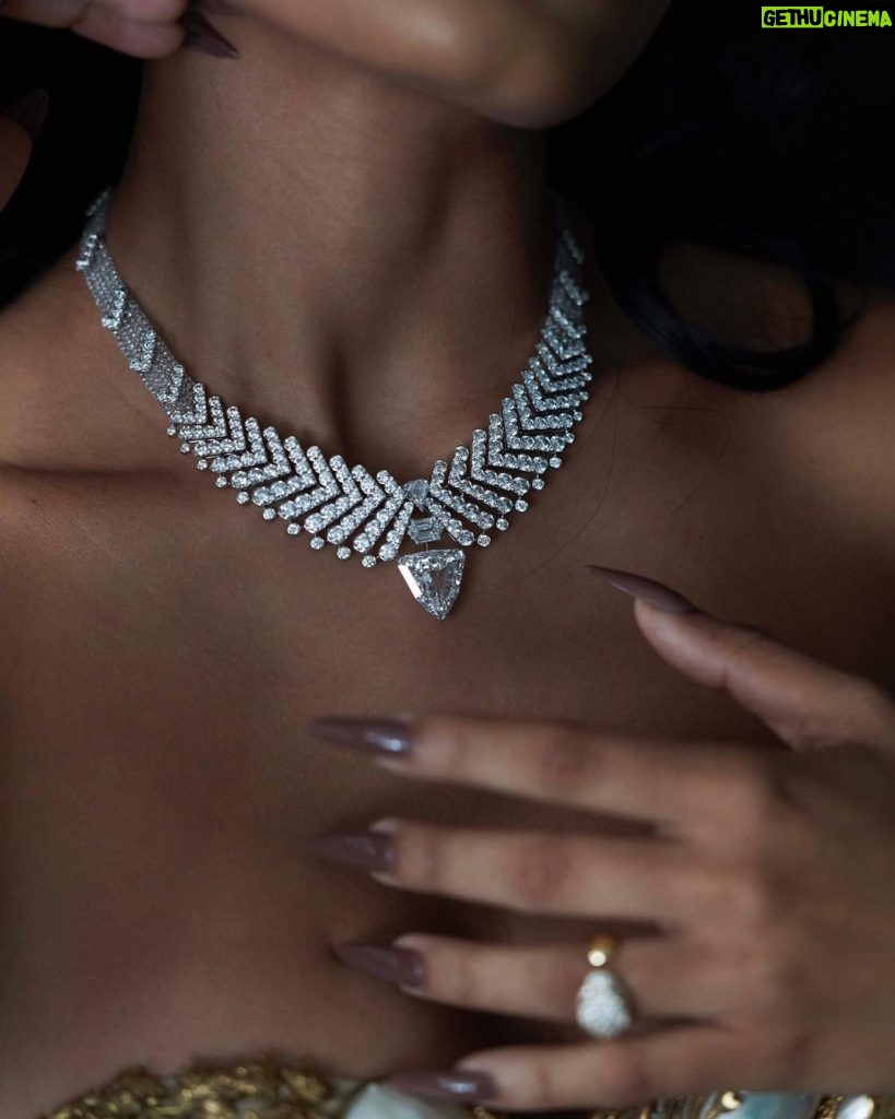 Yara Shahidi Instagram - Brilliant day, Brilliant People, Brilliant Jewels with @cartier 💎 #MetGala