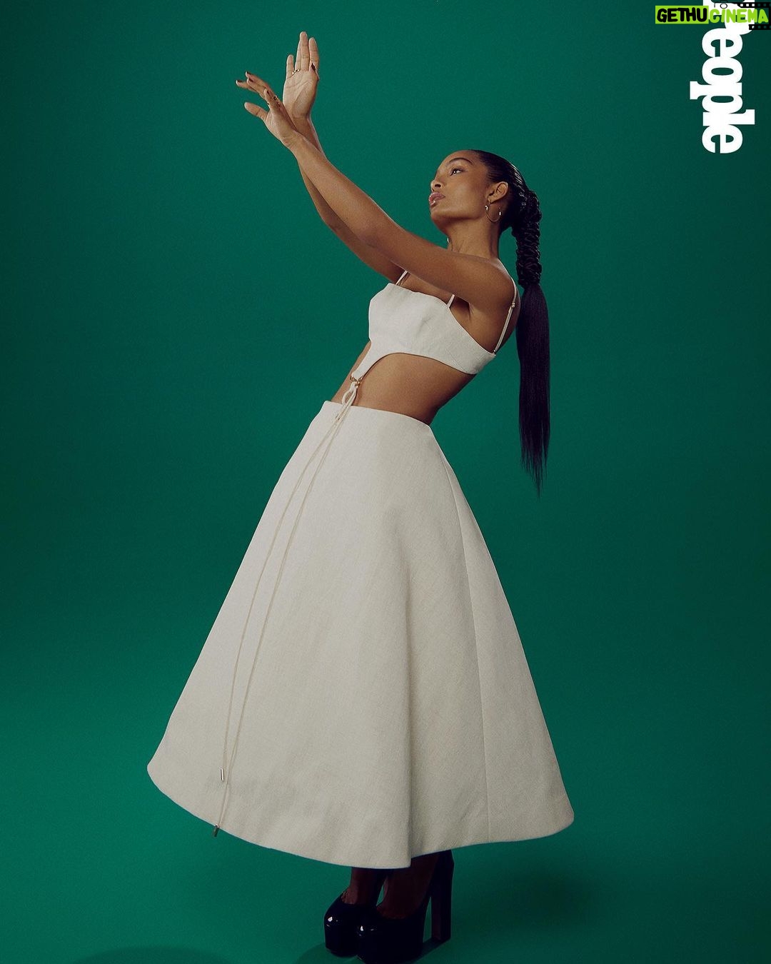 Yara Shahidi Instagram - Celebrating my year of YES with @people 🧚🏽♂️ (extra points to whoever can guess what song I was listening to!) 💃💃💃💃 Photographer: @kanyaiwana Cinematographer: @ericlongden Hair: @therealritabee Makeup: @karinamilan__ Manicurist: @tracy_clemens Stylist: @jasonbolden Strategist: @chocolatemommyluv #PeterPanandWendy #tinkerbell