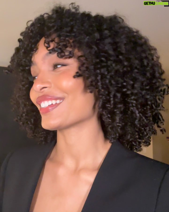 Yara Shahidi Instagram - So fly for @hollywoodreporter 🦋#Extrapolations