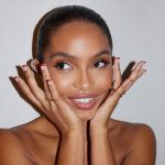 Yara Shahidi Instagram - 🎈Close to me Face Luv @joannasimkin Nail Luv @tracy_clemens Hair Luv @therealritabee 💎 Fam @cartier 💋 Fam @diorbeauty 📸 @tannerjames.co #vanityfairoscarparty #vanityfair