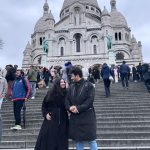 Yasemin Sakallıoğlu Instagram - Bugün yani 10 Mart biz evleneli 3 yıl oldu. BİR yanımız çok benzerken BİN yanımız hiç benzemez nedense. En ağırından sever ama kimselere yük olmayız seninle. Sevgimiz de şikayetimiz de hep birbirimize. Tam da bu yüzden daha böyle nice senelere🌹 @burakyirtar