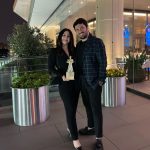 Yasemin Sakallıoğlu Instagram - Yılın Mimar Sinan’ı ödülü❤️ Aklına geldiğim herkese minnettarım. O tatlı Z kuşakları hepinizi kucakladım sayın❤️ Ben yine ciddi konuşamadım ama olsun be hayat bahçeleri😂❤️