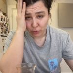 Yasemin Sakallıoğlu Instagram - Kaygı bozukluğu olanların videosu😂 (Yani benim:)