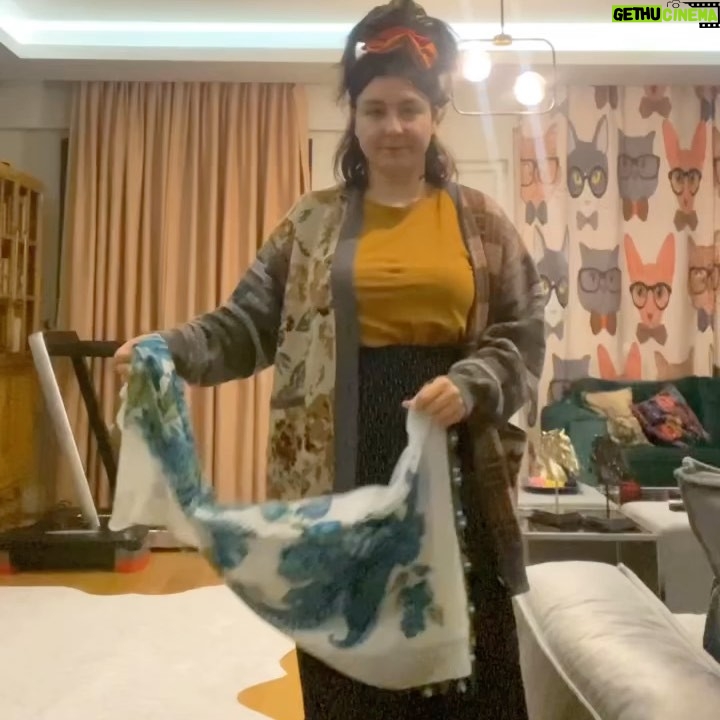 Yasemin Sakallıoğlu Instagram - Okullar açılınca anneler😂