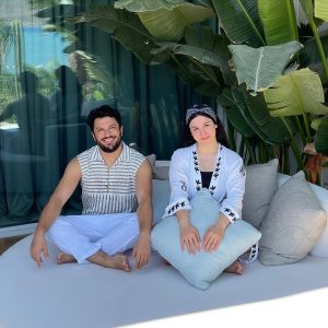 Yasemin Sakallıoğlu Instagram - Kendime küstüğüm kadar yemeğe küsseydim her şey çok daha farklı olabilirdi
Yazan👉Kendim 😂