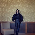 Yasemin Sakallıoğlu Instagram – Bir kadın bin yüz’dür benim için. Sola kaydırdığınızda içimdeki diğer kadınları göreceksiniz. @allmagazine dergisinde size şahane bir röportaj bıraktım. Hiç düşünmeden tek seferde cevapladığım o sorularla evinize konuk olmak istiyorum. Derginin kapağında da yazdığı gibi “En zoru kendimi aşmaktı” ❤️