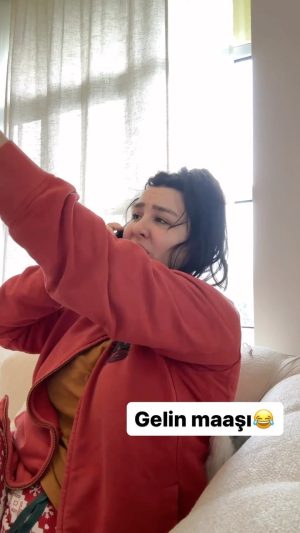 Yasemin Sakallıoğlu Instagram - Maaşsız gelinlerin videosu😂