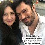 Yasemin Sakallıoğlu Instagram - Bugün yani 10 Mart biz evleneli 3 yıl oldu. BİR yanımız çok benzerken BİN yanımız hiç benzemez nedense. En ağırından sever ama kimselere yük olmayız seninle. Sevgimiz de şikayetimiz de hep birbirimize. Tam da bu yüzden daha böyle nice senelere🌹 @burakyirtar