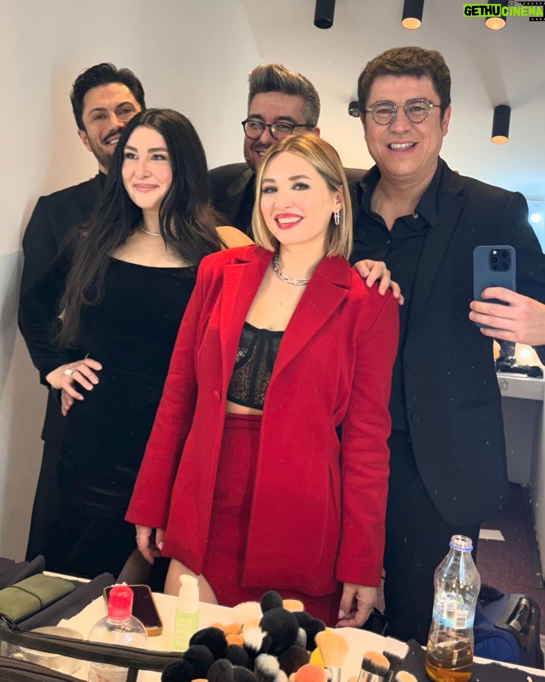 Yasemin Sakallıoğlu Instagram - Kariyerimin ilk galası❤️