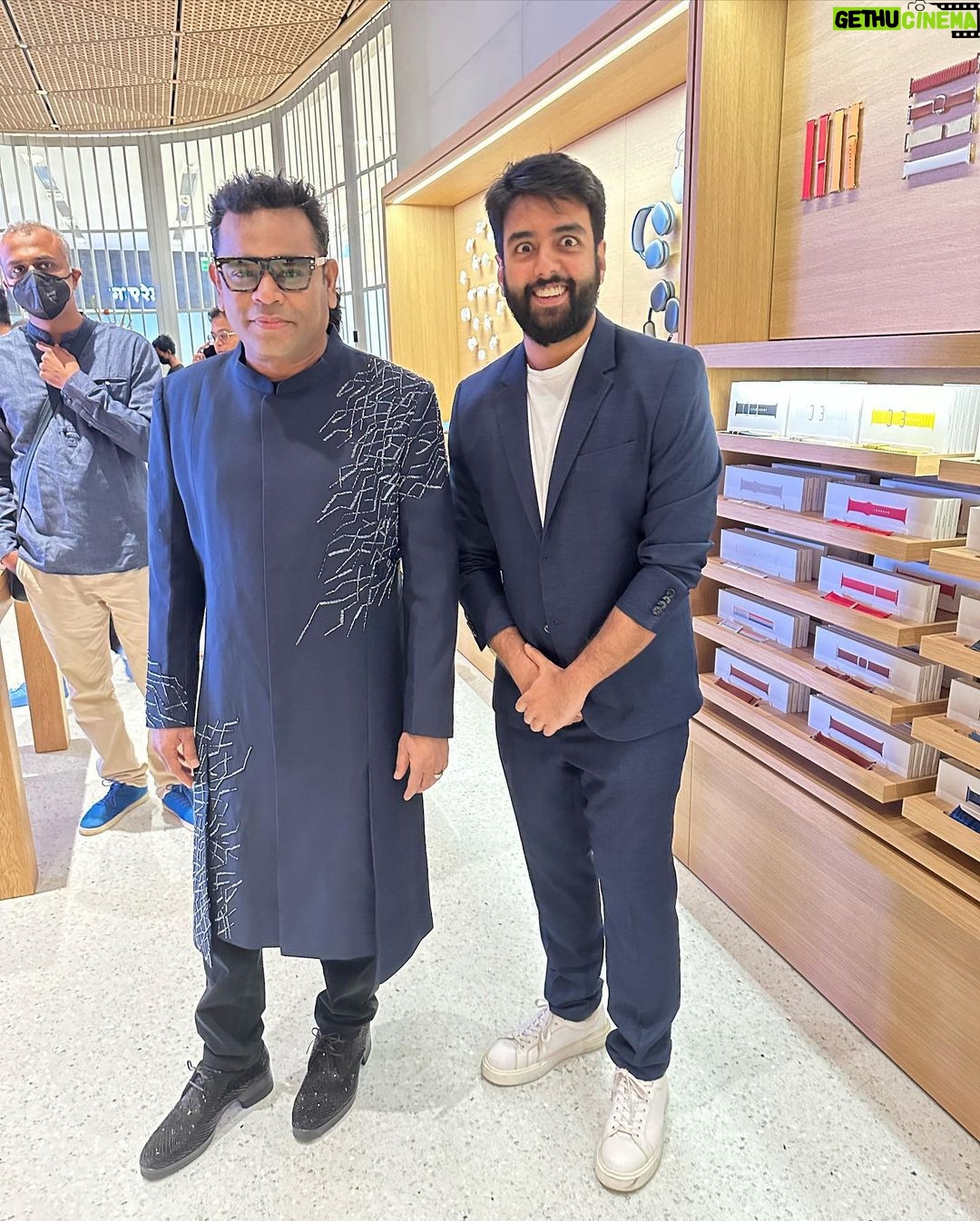 Yashraj Mukhate - 246K Likes - Last night at the @apple store!
