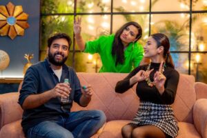 Yashraj Mukhate Instagram - Recreating the Twada Kutta scene here😂

Episode out on @janiceseq85 's Youtube channel. Jao dekho!♥️

#socialmediastarswithjanice #shehnaazgill #yashrajmukhate