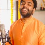 Yashraj Mukhate Instagram - Aali re aali, Diwali aali! Use this audio to make your diwali reels and don't forget to tag me!! उठा उठा दिवाळी आली.. मोती स्नानाची वेळ झालीsssss 🪔 Music : @yashrajmukhate Lyrics : @kaalaunconcious #Ad #HappyDiwali #UthaUthaDiwaliAali #MotiSoap #MotiSnanachiVelZaali #YashrajMukhate