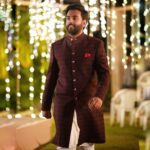 Yashraj Mukhate Instagram - No one: Photographer: Sir tumhi asa tikdun asa chalat ya mi burst click maarto.