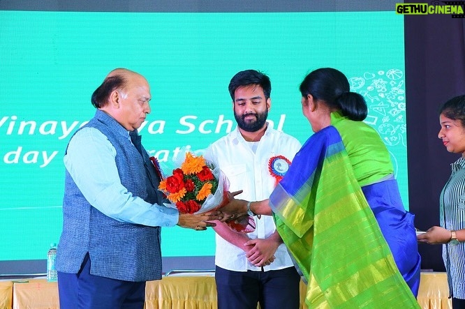 Yashraj Mukhate Instagram - So this happened last week. It was an honour to be there at the 30th Annual Function of Vidya Vinayalaya School. Really enjoyed the wonderful performances by all the students. Also,was deeply touched by their warmth and hospitality during the visit. Hyderabad has always been nice to me!♥️ #goodtimes #vidyavinayalaya