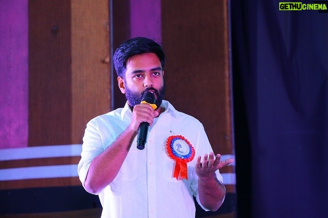 Yashraj Mukhate Instagram - So this happened last week. It was an honour to be there at the 30th Annual Function of Vidya Vinayalaya School. Really enjoyed the wonderful performances by all the students. Also,was deeply touched by their warmth and hospitality during the visit. Hyderabad has always been nice to me!♥️ #goodtimes #vidyavinayalaya