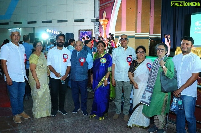 Yashraj Mukhate Instagram - So this happened last week. It was an honour to be there at the 30th Annual Function of Vidya Vinayalaya School. Really enjoyed the wonderful performances by all the students. Also,was deeply touched by their warmth and hospitality during the visit. Hyderabad has always been nice to me!♥️ #goodtimes #vidyavinayalaya