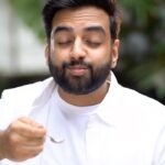 Yashraj Mukhate Instagram - This song is my love letter for my most favourite dessert, Rasmalai!♥️ FULL SONG LINK IN BIO. Singer/Composer : @yashrajmukhate Lyricist : @hashtag.jazbaat Guitar/Mandolin : @shomu_seal Mastering : @ajinkyadhapare Animation : @midnight.kettle Video team : @vikrantsphotography @visionby_adesh_pakhare @vdmedia.in @prasad_patil_photography1 @sachin_fulsawange Label : YM Originals #YMOriginals #YashrajMukhate #Rasmalai #foodsong